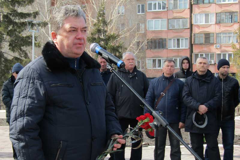 Новотройчане простились с Максимом Ананьевым, погибшим в ходе СВО на Донбассе