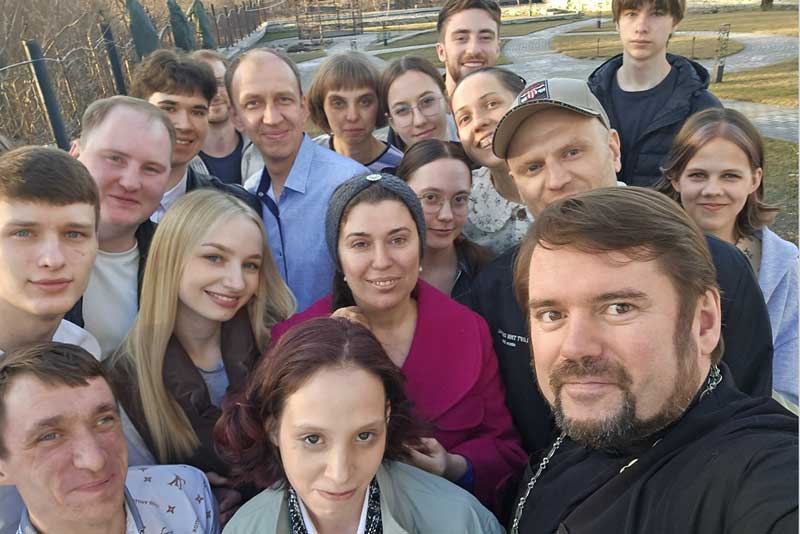 В Благовещенском  храме Новотроицка стали традиционными  воскресные встречи в молодёжном клубе