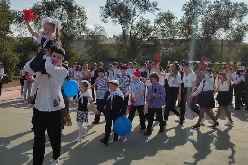 Звенит звонок, зовет звонок…
