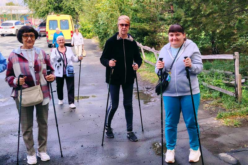 Сегодня, 1 октября, в Международный день пожилых людей, новотройчане серебряного возраста принимают поздравления