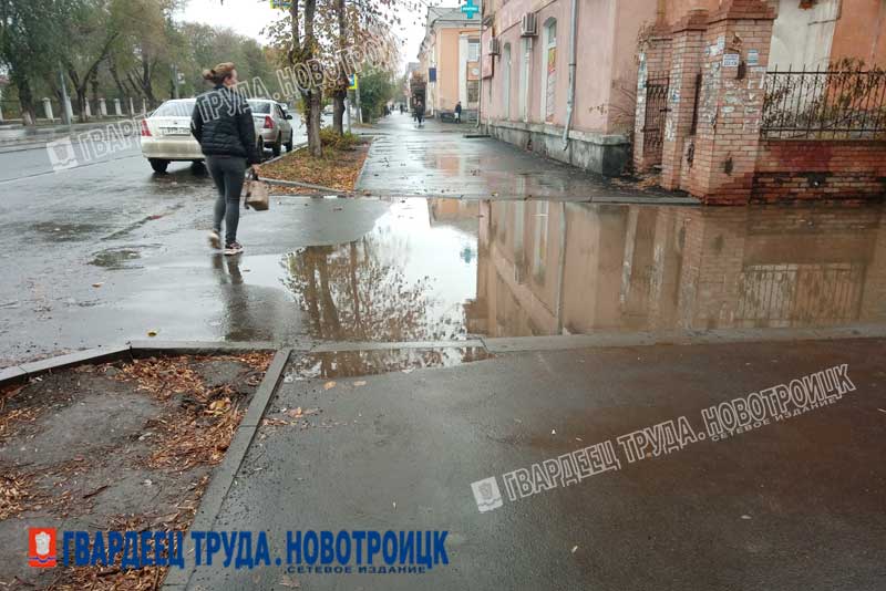 Дороги сделали, а во дворы не зайти…