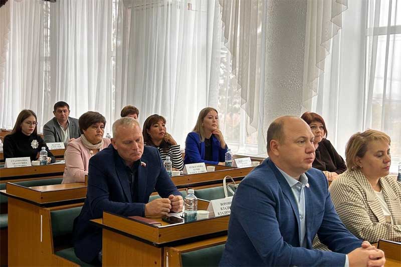 В Оренбуржье проходят выборы глав муниципальных образований. Илекский район вновь возглавил  Владимир Карпенко