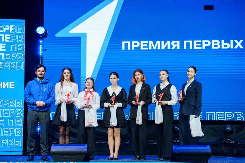 Новотройчанка Елена Ланина победила в номинации «Наставник» по  итогам работы оренбургского  отделения «Движения первых» за год