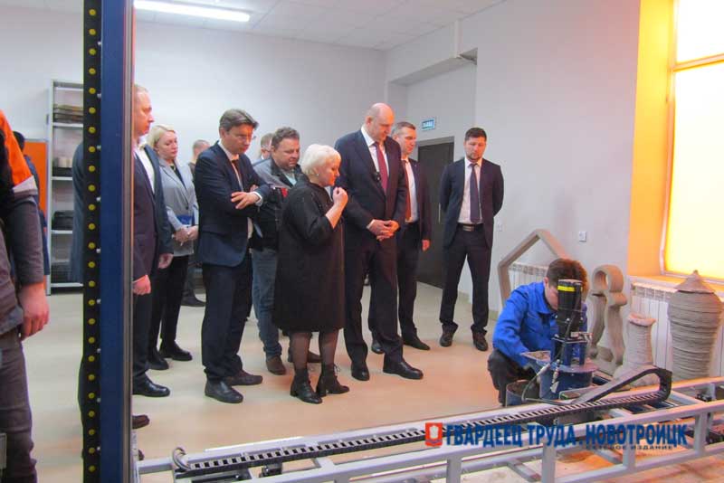 В Новотроицке Евгений Солнцев оценил возможности созданного здесь строительного кластера и обсудил пути развития города