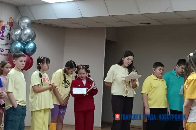 В Новотроицке местная Юниор-лига КВН провела четвертьфинальную игру сезона