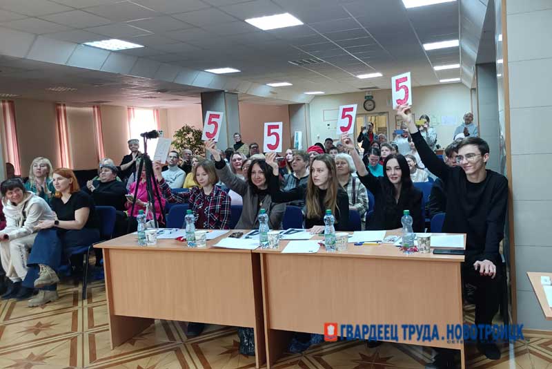 В Новотроицке местная Юниор-лига КВН провела четвертьфинальную игру сезона