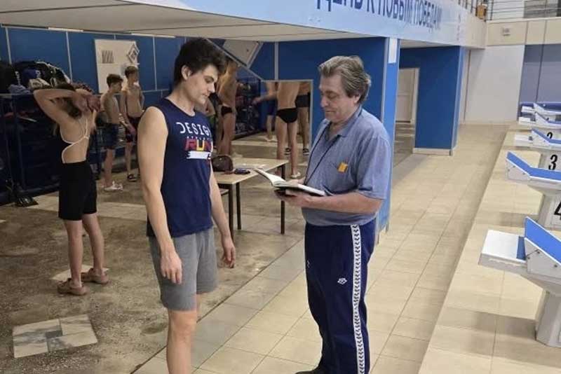 В новотроицкой спортшколе «Олимп» тренер высшей категории стал наставником для молодых коллег