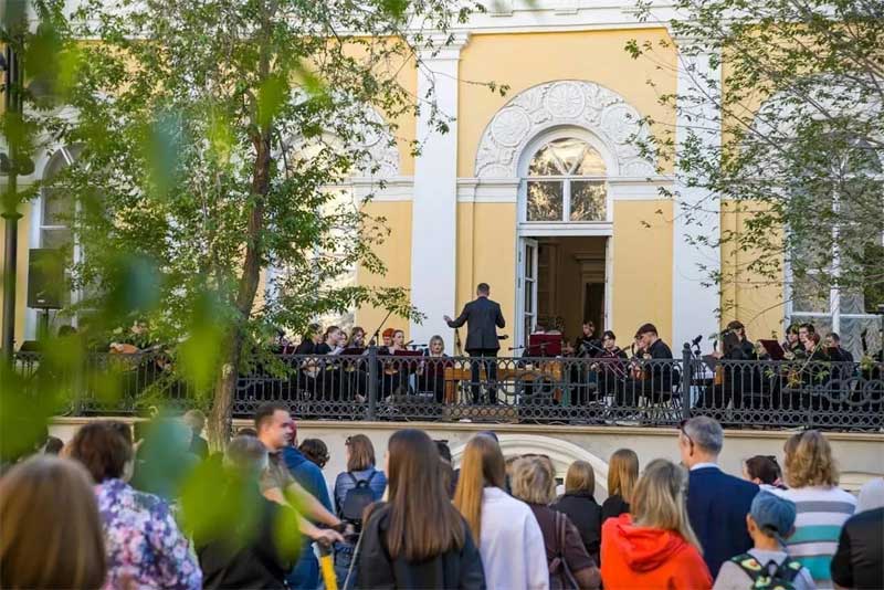 В Оренбурге, на «Четвергах у Ростроповичей», в июле выступят новотроицкие творческие коллективы
