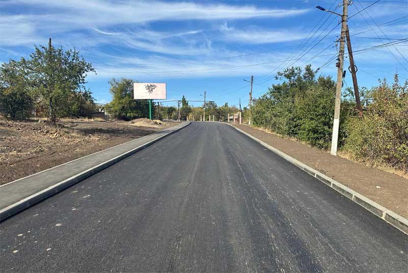 В Луганской Народной Республике оренбургские строители завершили ремонт дороги  и помогли подготовить социальные объекты к зиме