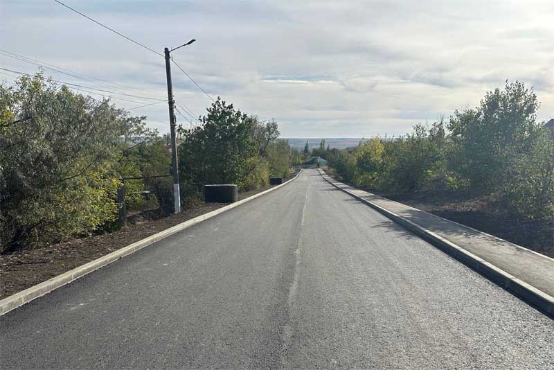 В Луганской Народной Республике оренбургские строители завершили ремонт дороги и помогли подготовить социальные объекты к зиме