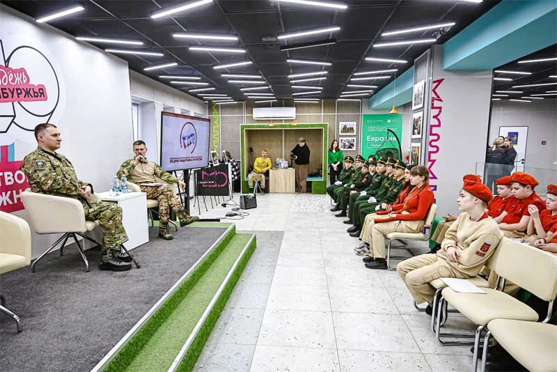 Финалисты региональной кадровой программы «Герои Оренбуржья» стали участниками  открытия месячника патриотической и спортивной работы