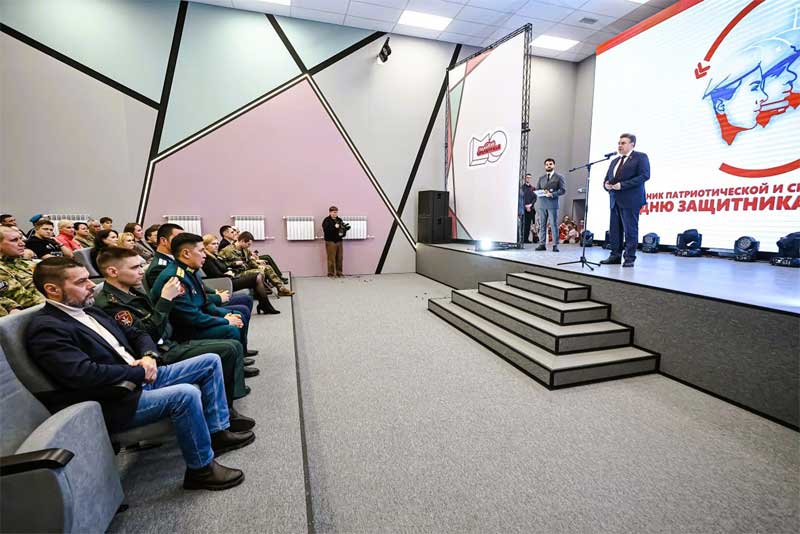 Финалисты региональной кадровой программы «Герои Оренбуржья» стали участниками  открытия месячника патриотической и спортивной работы