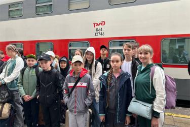 Дети из оренбургских семей, пострадавших от паводка, отправились в «Артек»