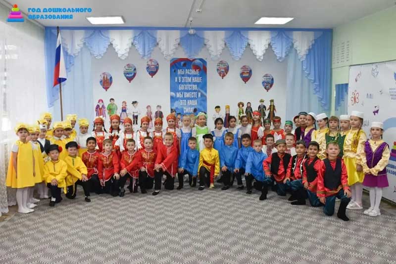 В Новотроицке провели городской фестиваль народных игр, обрядов и забав среди дошкольников
