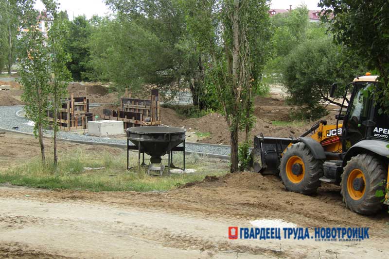 В центре  Новотроицка обустраивают еще одну общественную  территорию
