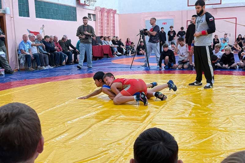 В Новотроицке провели турнир в память о мастере спорта СССР по вольной борьбе Викторе Чапайкине