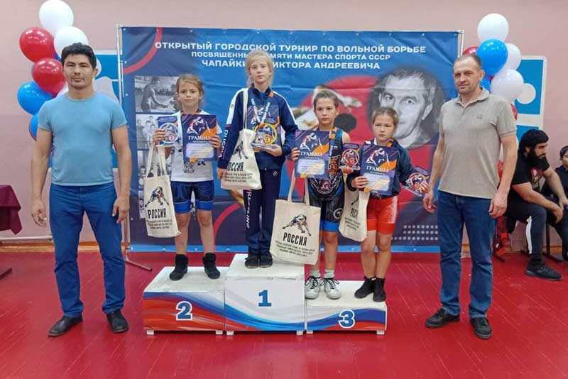 В Новотроицке провели турнир в память о мастере спорта СССР по вольной борьбе Викторе Чапайкине