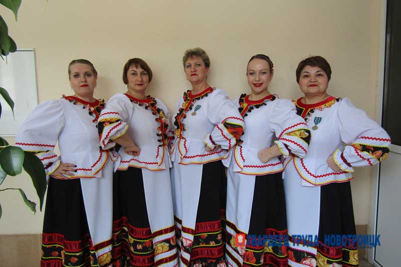 В Новотроицке открыли Год единства народов России