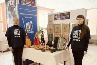 Уникальные музейные экспонаты Новотроицкого музея рассказали о культуре, ремеслах и традициях народов (6+)