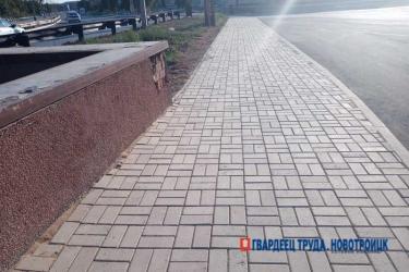 В Новотроицке на уже благоустроенной территории подрядчик устранил выявленные недочеты
