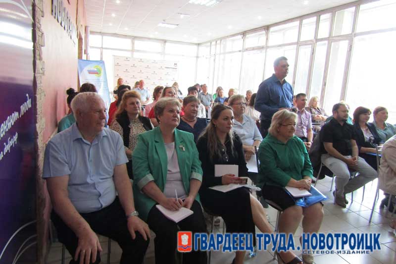 В Новотроицке подписали Соглашение о сотрудничестве власти и профсоюзов