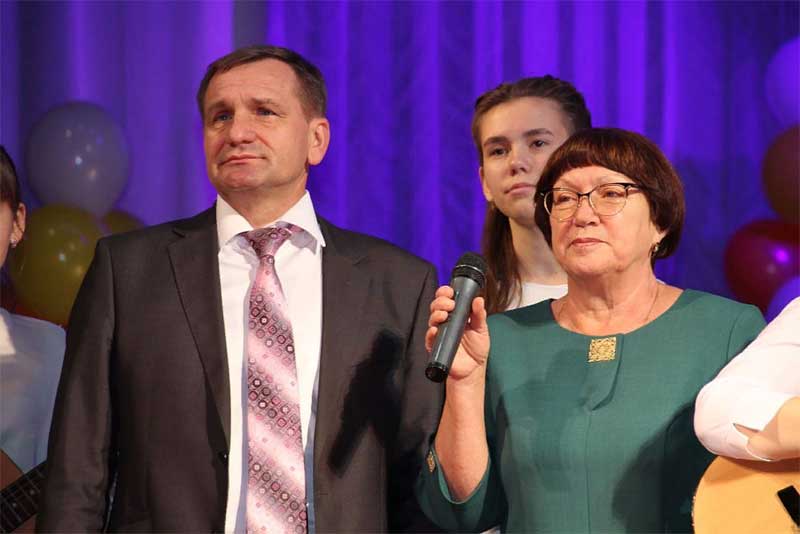 В Новотроицке чествовали педагогов