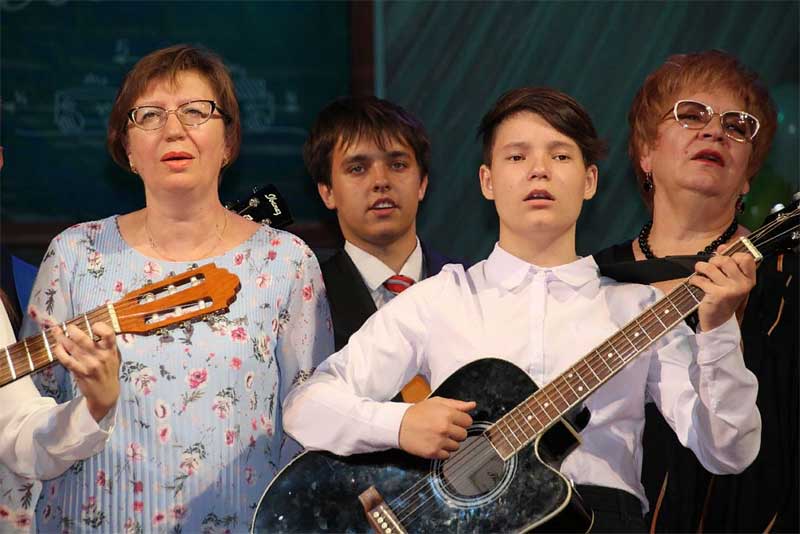 В Новотроицке чествовали педагогов