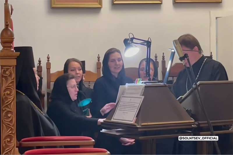 Губернатор Оренбуржья Евгений Солнцев в православный праздник побывал в Свято – Успенском женском монастыре областного центра