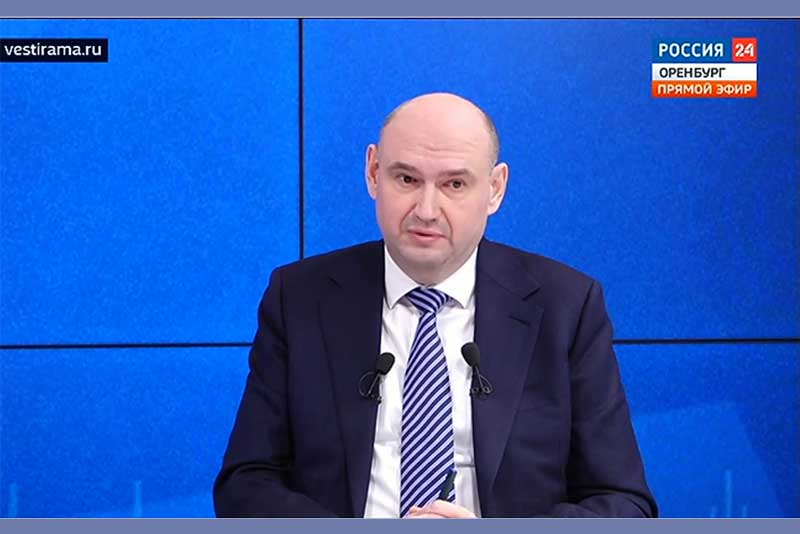 В ходе прямой линии губернатор Евгений Солнцев ответил на вопрос о мерах поддержки и трудоустройстве ветеранов СВО