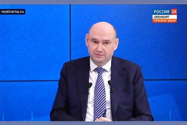 В ходе прямой линии губернатор Евгений Солнцев ответил на вопрос о мерах поддержки и трудоустройстве ветеранов СВО