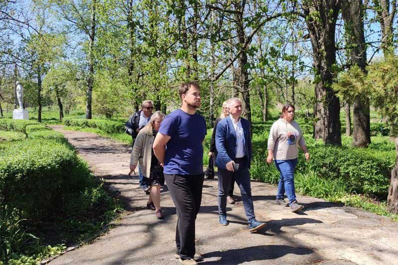 Оренбуржье  продолжает оказывать поддержку культурным учреждениям подшефного Перевальского округа Луганской Народной Республики