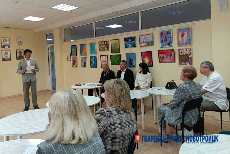 В Новотроицке выявлено около 30 нарушений законодательства при размещении наружной рекламы