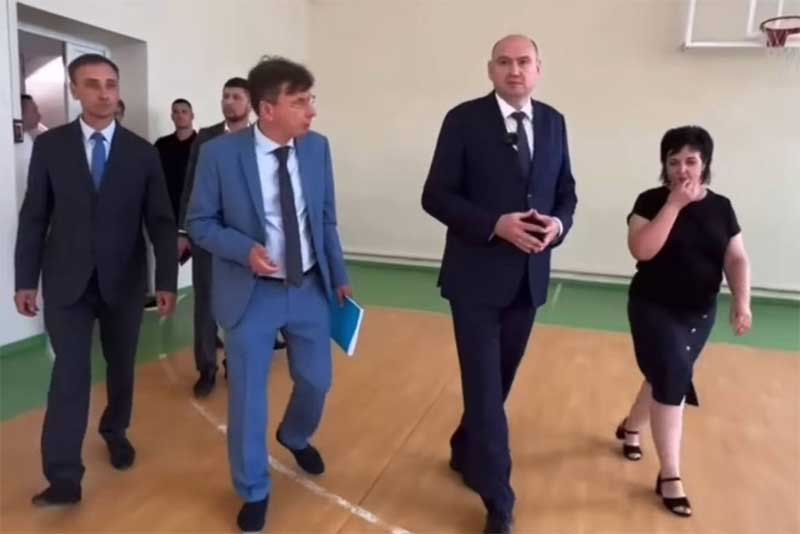 Сегодня, 5 августа, Евгений Солнцев посещает еще два района области