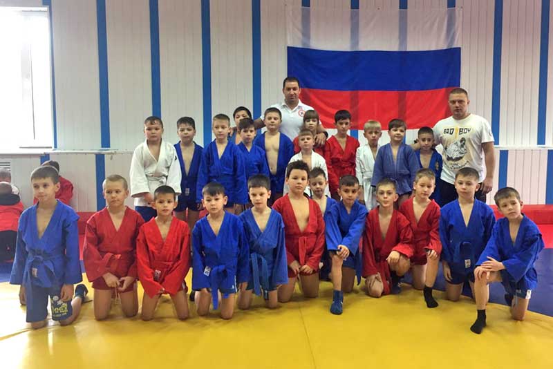 12 наград у новотроицких самбистов
