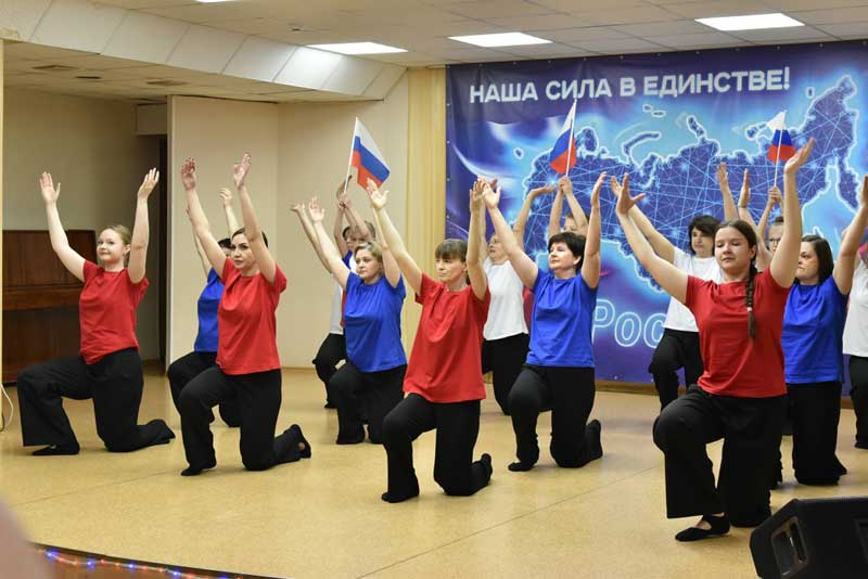 Смотр – конкурс  художественного творчества  среди работников дошкольных учреждений   организовали в Новотроицке      