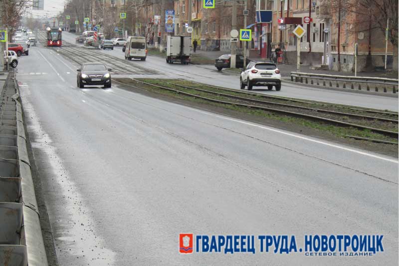 В Новотроицке проверяют состояние дорог, находящихся на гарантийном обслуживании