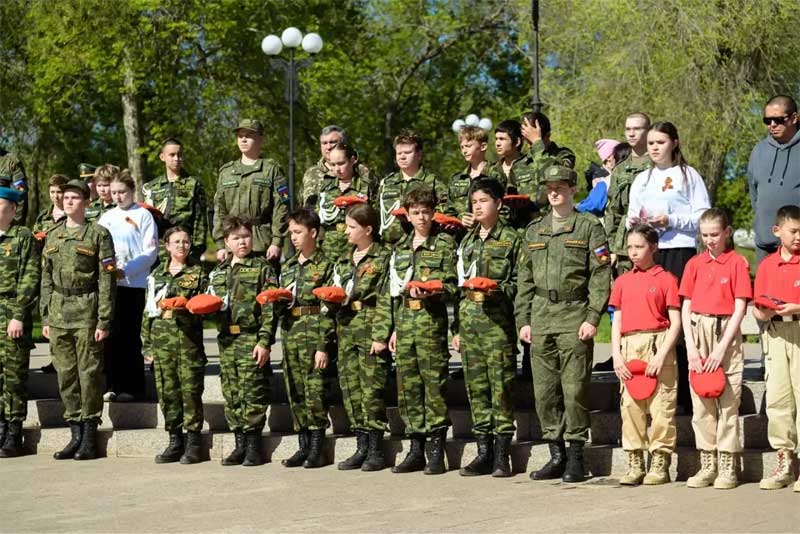 В Оренбуржье в торжественной обстановке открыли региональный слёт юнармейских отрядов