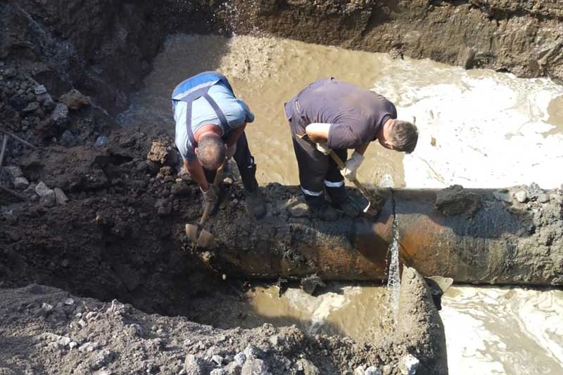 В Новотроицке ликвидировали аварию на водоводе «Южный»