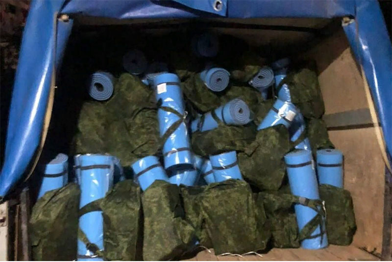 В Тоцкую артиллерийскую бригаду отправили два грузовика с экипировкой для мобилизованных