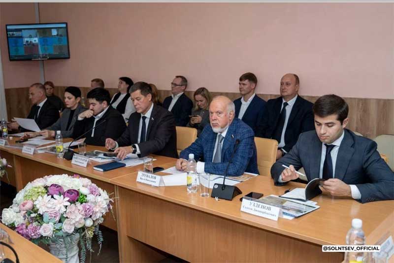 В Медногорске на заседании круглого стола обсудили  состояние атмосферного воздуха и сферы ТКОв Оренбуржье