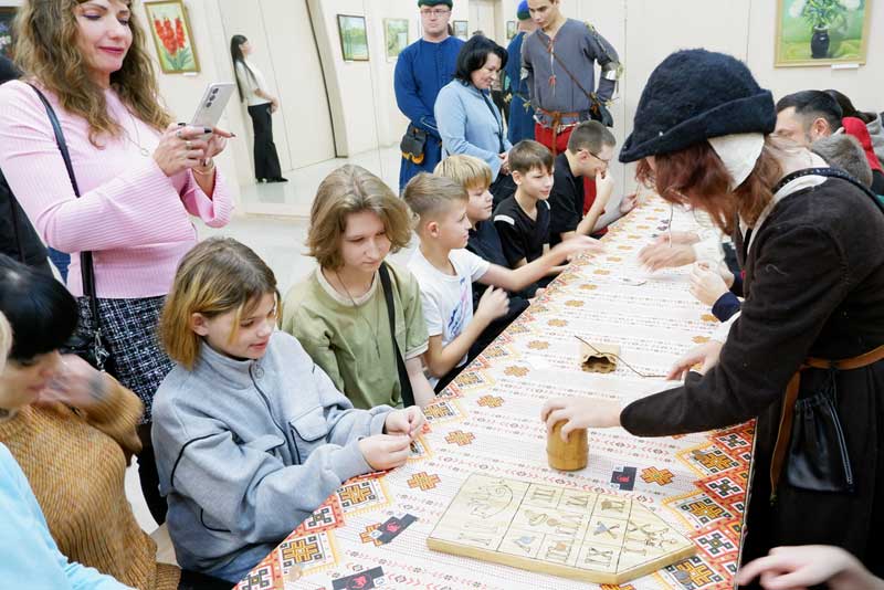 Сотрудники Новотроицкого музейно-выставочного комплекса присоединились к Всероссийской акции «Ночь искусств»