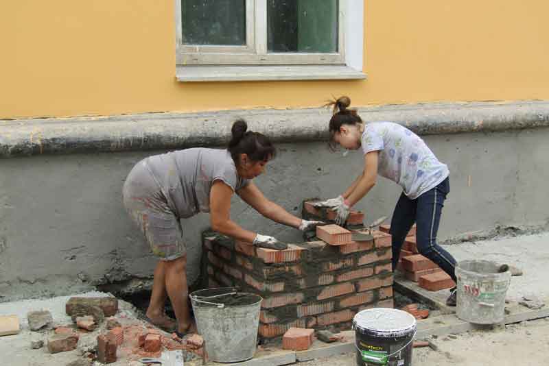 Ремонт фасадов жилых домов в исторической части города ведется в соответствии с графиком