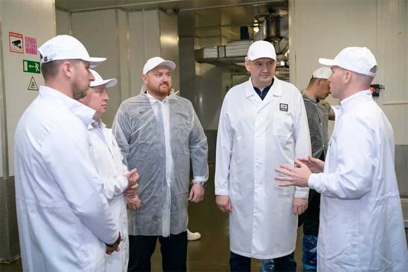 Врио губернатора Евгений Солнцев на востоке области ознакомился с работой Орского мясоперерабатывающего комбината