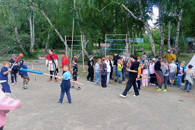 В Новотроицке воспитанники оздоровительного лагеря «Чайка» приобщились к средневековой истории