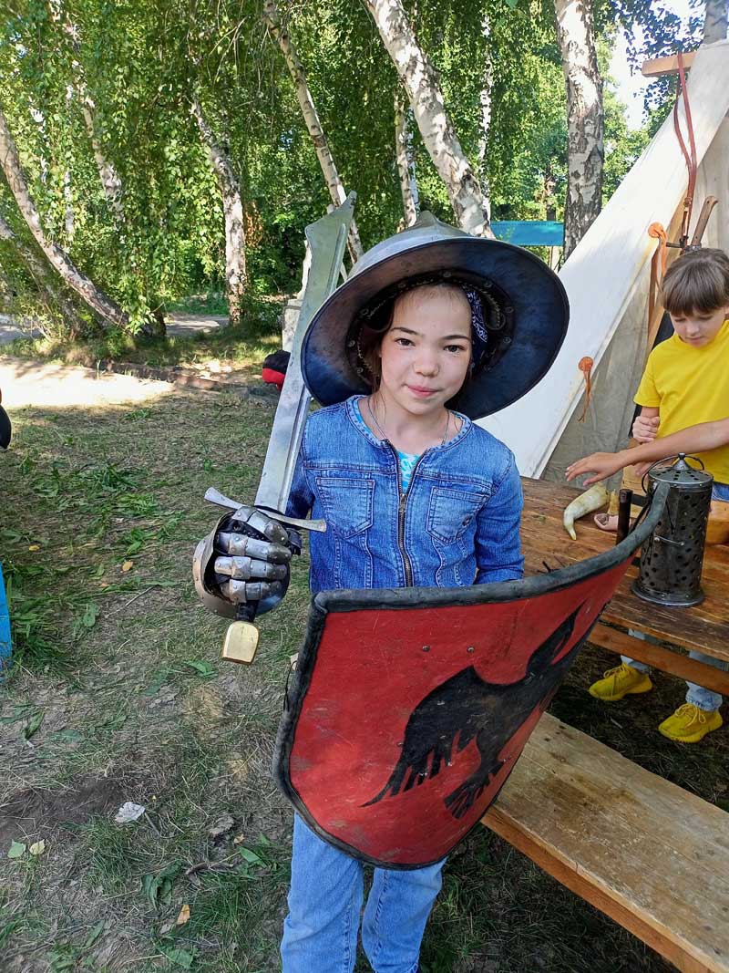 В Новотроицке воспитанники оздоровительного лагеря «Чайка» приобщились к средневековой истории