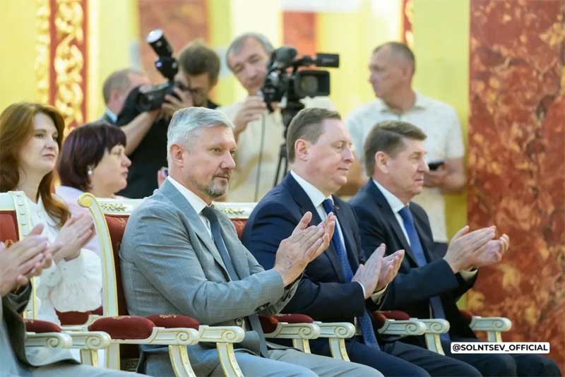 В преддверии профессионального праздника в Оренбуржье чествовали строителей  