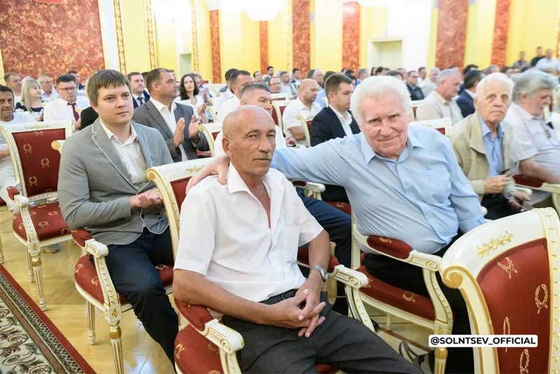 В преддверии профессионального праздника в Оренбуржье чествовали строителей  