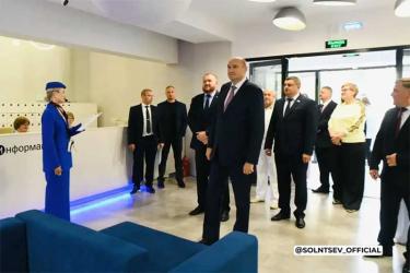 Евгений Солнцев в Орске открыл обновленную городскую библиотеку имени Горького