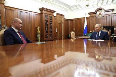Президента России Владимира Путина с днем рождения поздравил губернатор Оренбуржья Евгений Солнцев