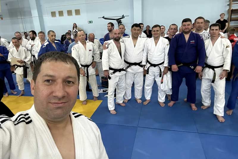Новотроицкие ветераны  дзюдо составили костяк  сборной Оренбуржья на традиционном межрегиональном турнире в Магнитогорске